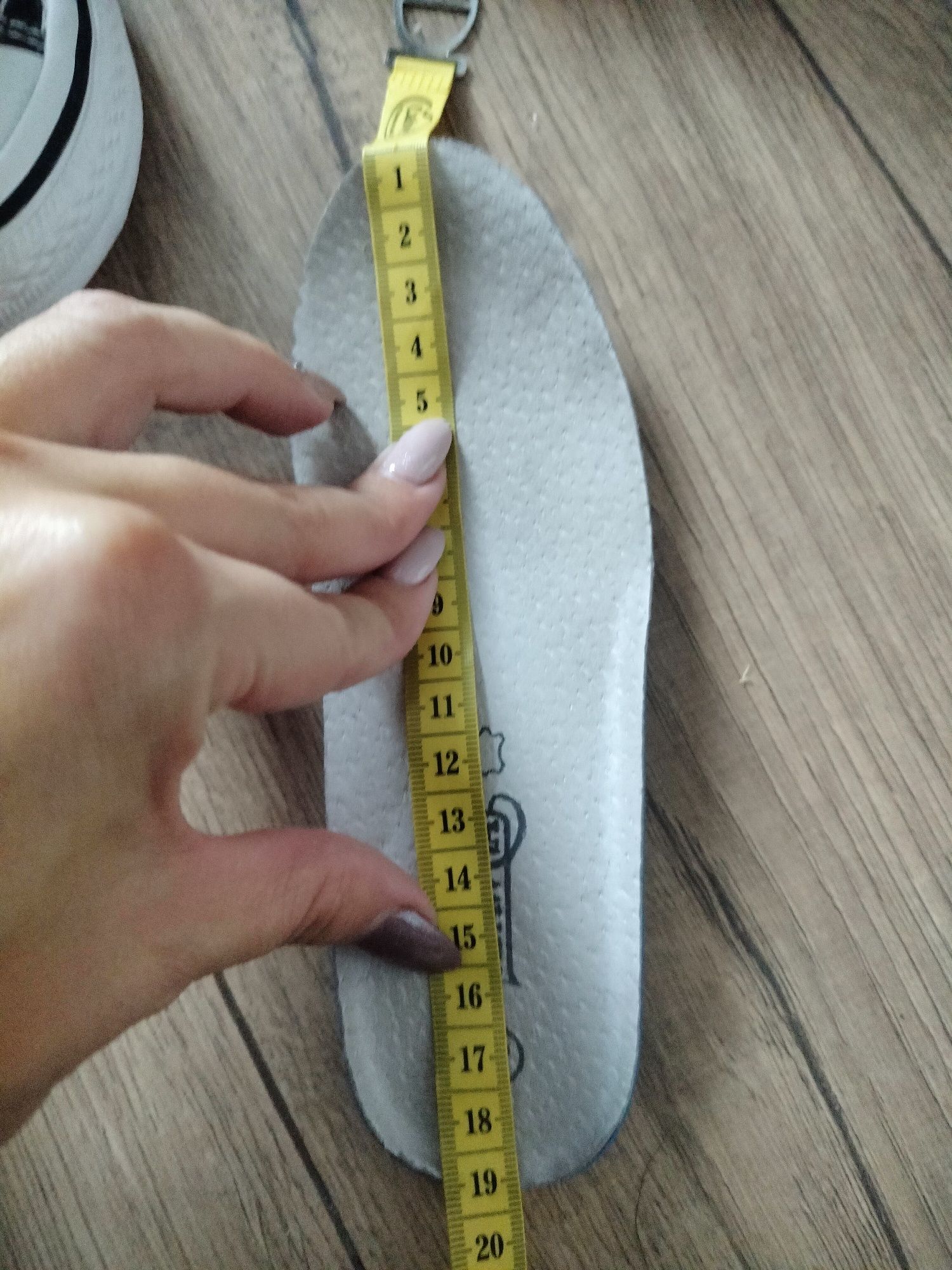 Trampki dla dzieci w idealnym stanie 29