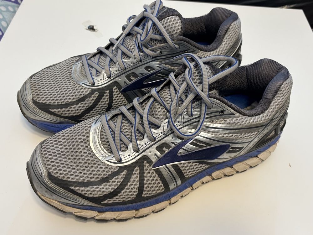 Brooks Beast 16 Extra Wide Running Shoes
