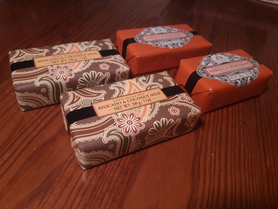 4 sabonetes de aromaterapia AAA (Aromas Artesanales de Antigua)