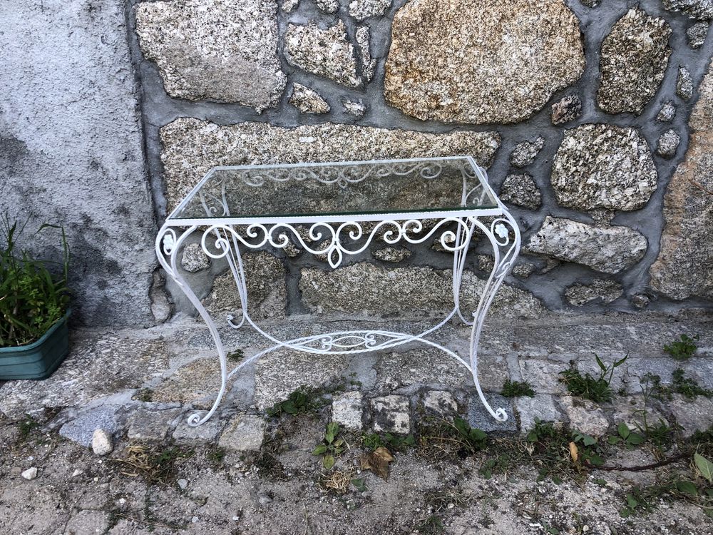 Mesa em ferro forjado tampo vidro