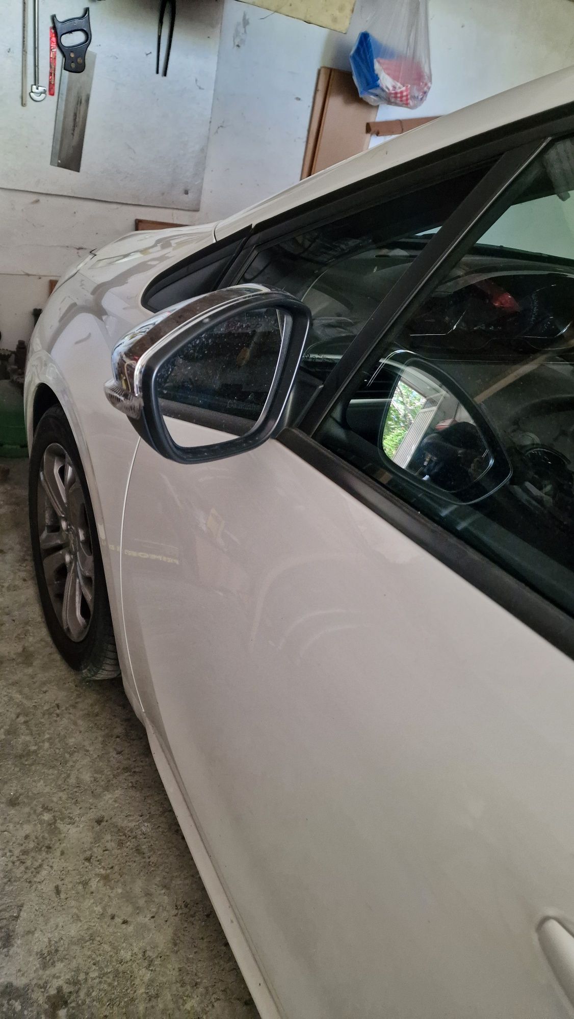 Peugeot 208 hdi 2015 um so dono e de garagem 80 mil km