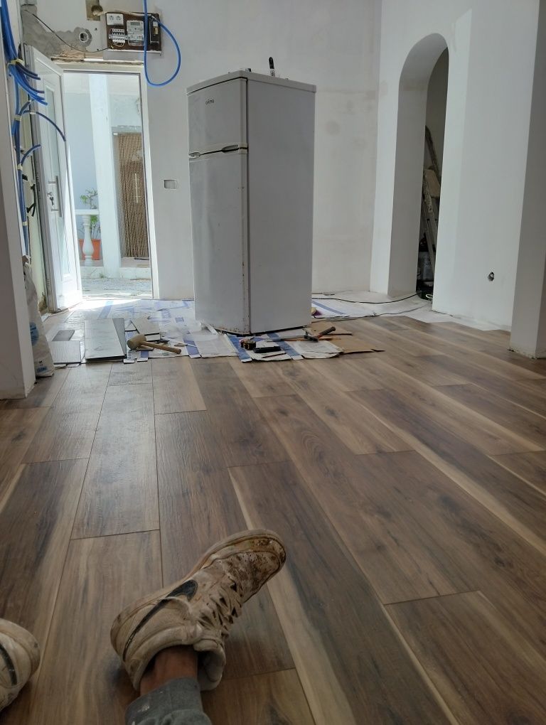 Olá realizo trabalhos de pinturas e reparação