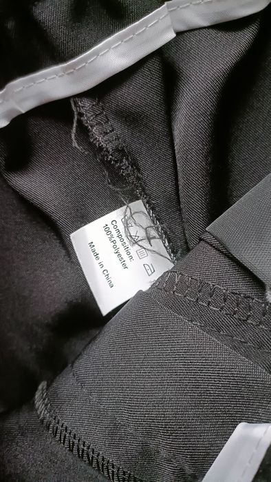 Czarne spodnie  na apel.