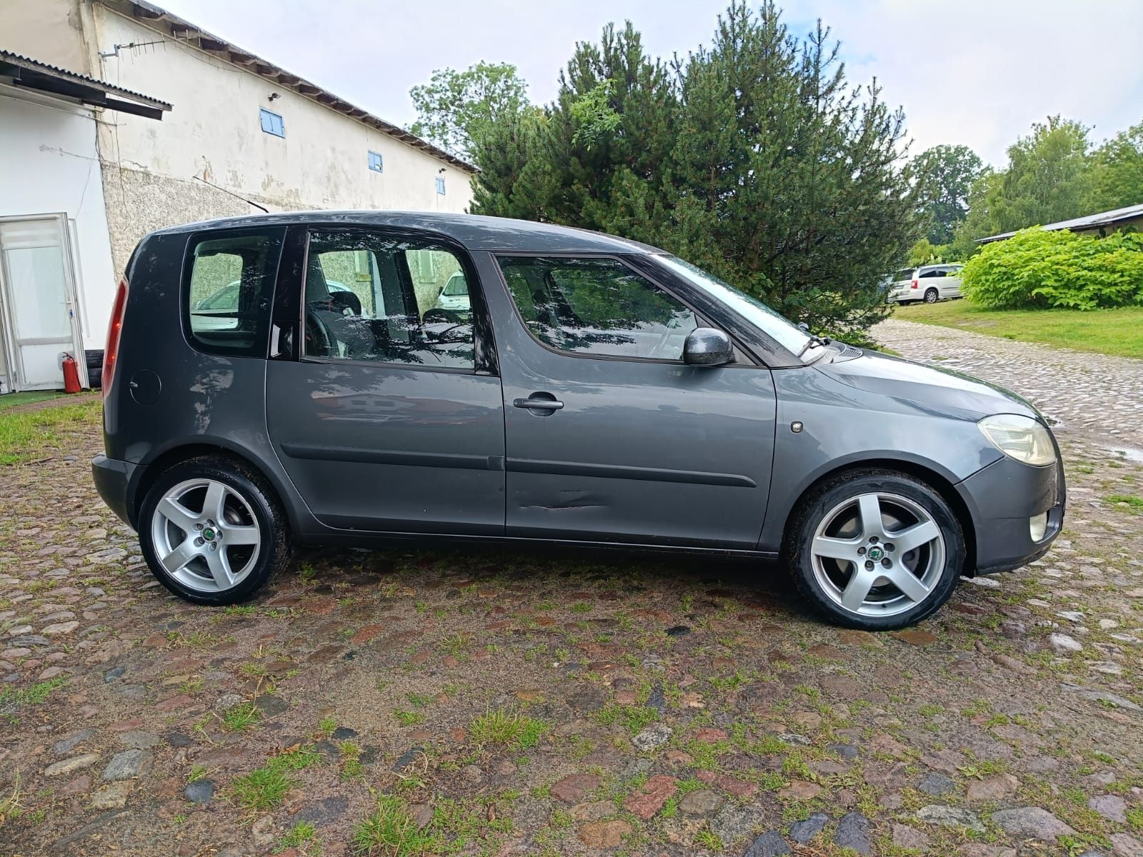 Skoda Roomster 1.9tdi, hak, panorama!!