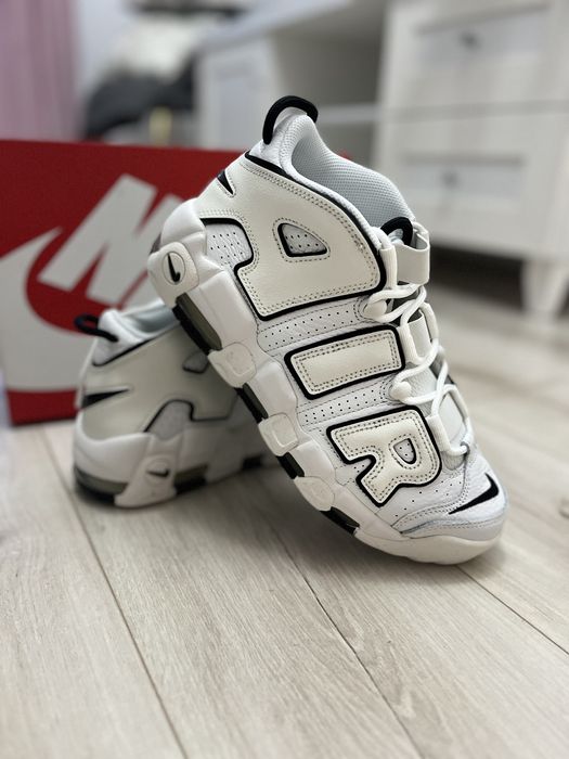 Nike air more uptempo