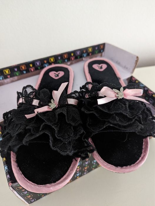 Шлепки тапочки плейбой