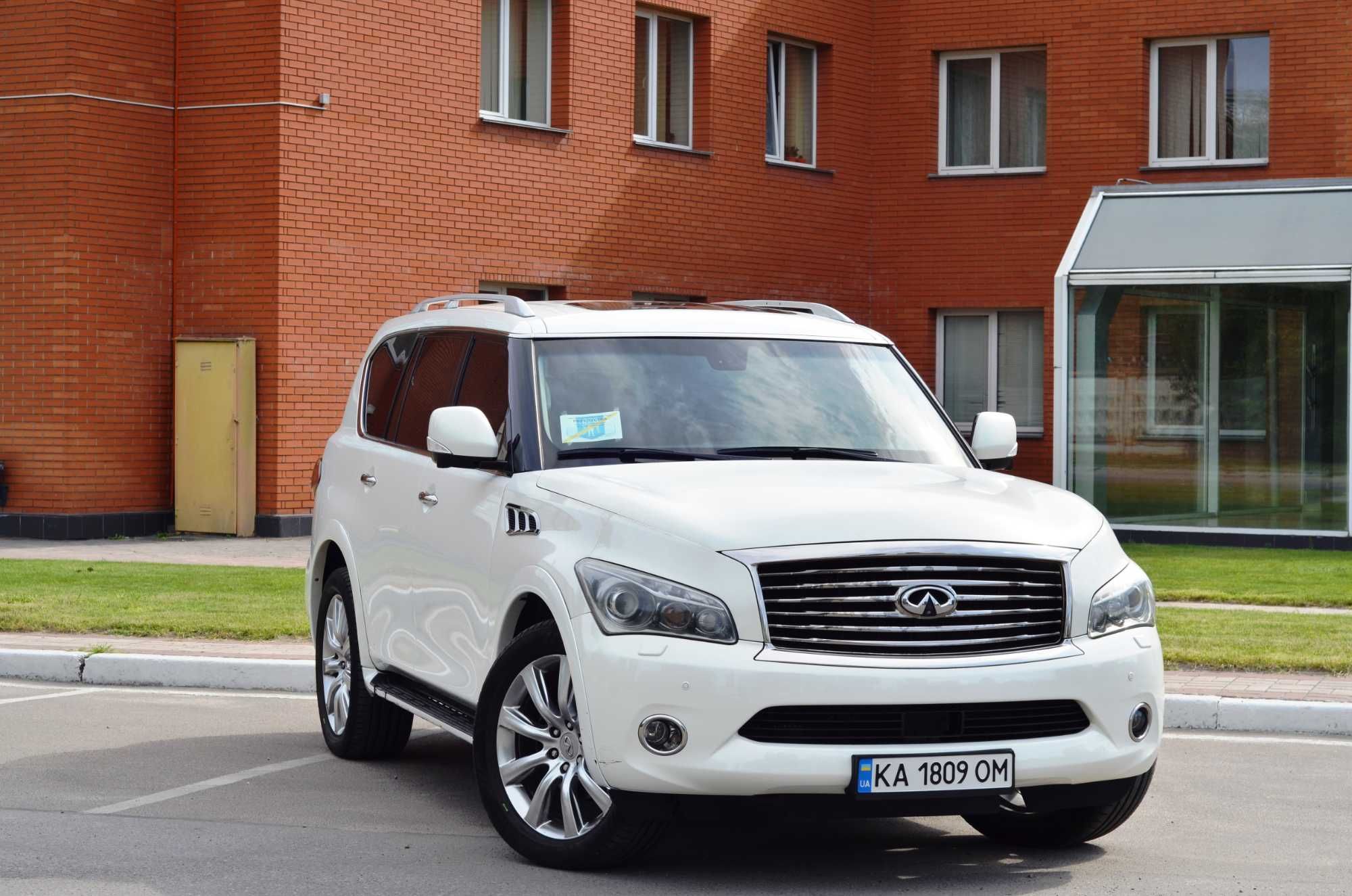 Продам Infiniti QX56 Официальное авто 2012 год