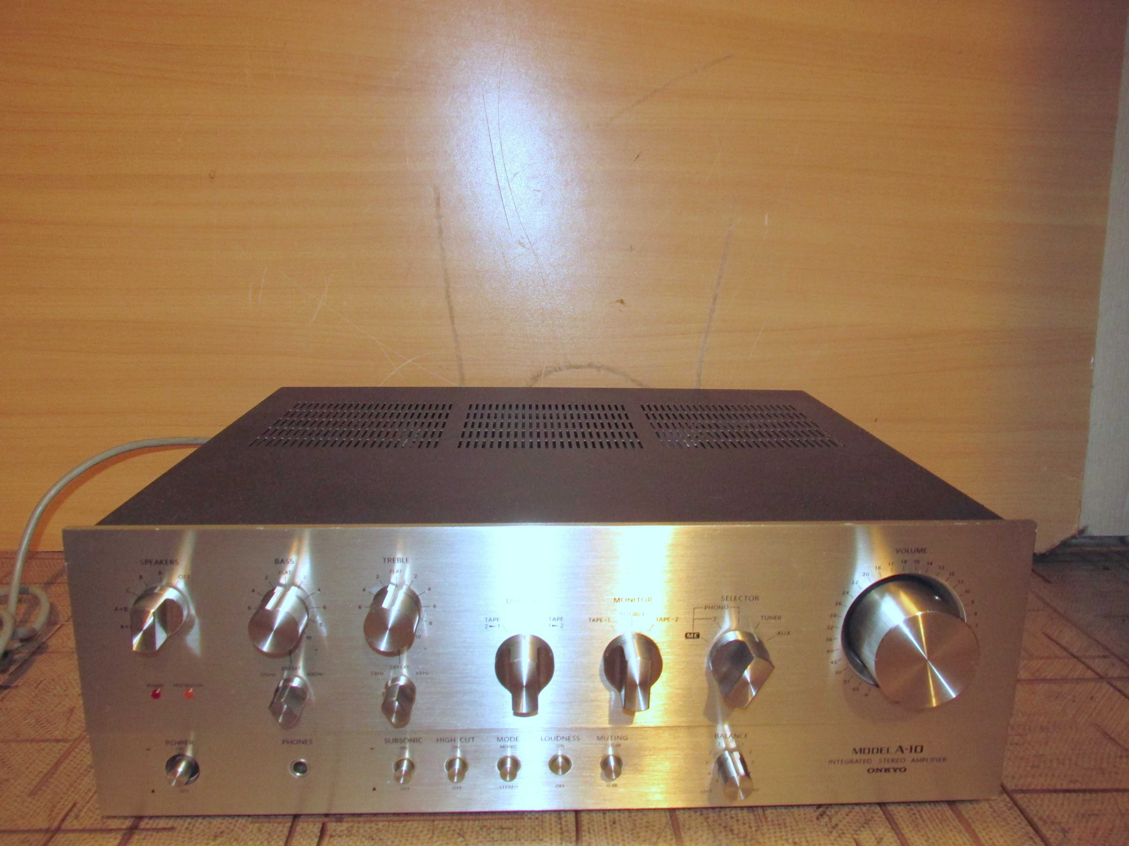 Усилитель Onkyo A-10