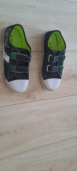 Tenisówki dziecięce  i klapki