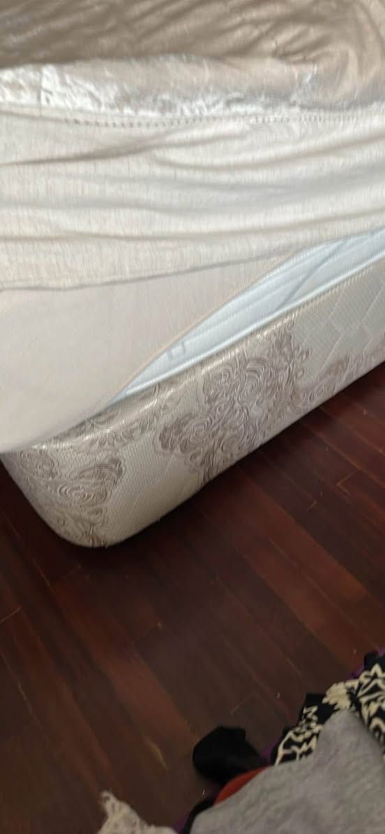 Sommier com baú arrumação e colchão (opcional)