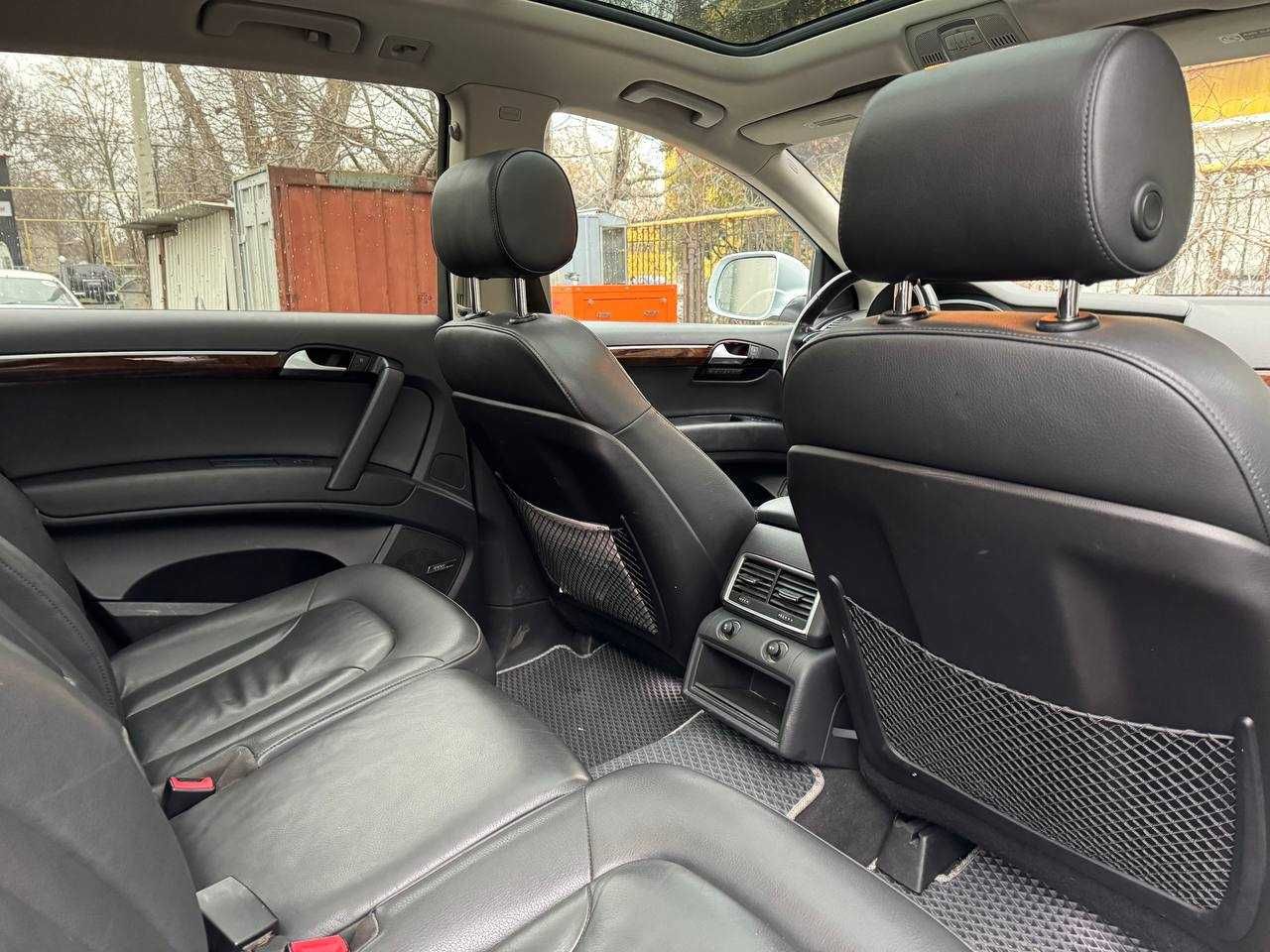 Audi Q7 quattro 2013