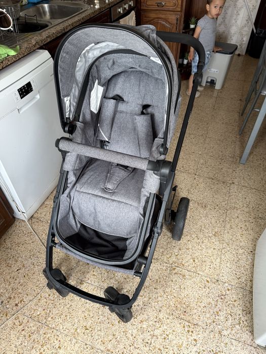 Vendo carrinho de bebe semi-novo