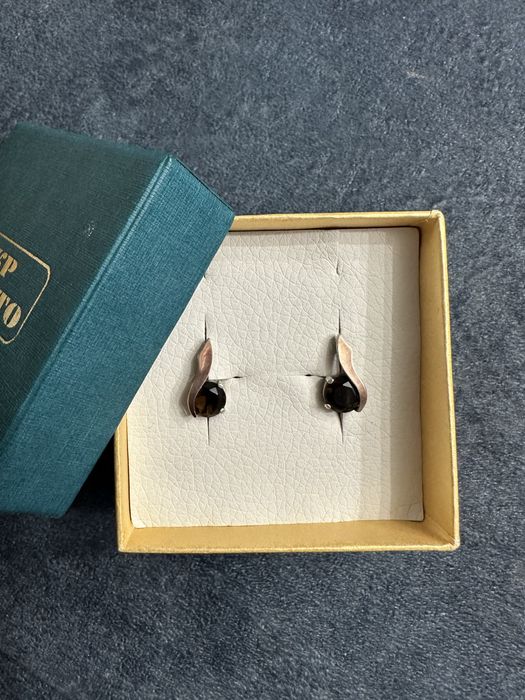 Срібні сережки з золотими пластинами