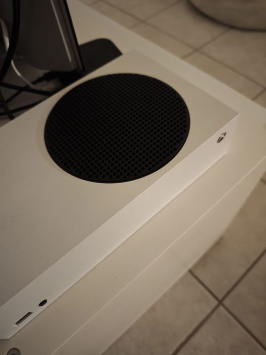 Xbox series s com dois comandos  aceito troca