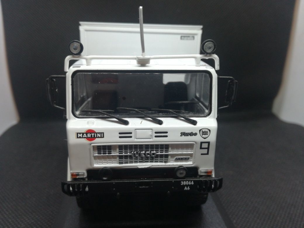 N.150 Miniaturas 1/43 Carrinhas de Assistência Austin Rover e Martini
