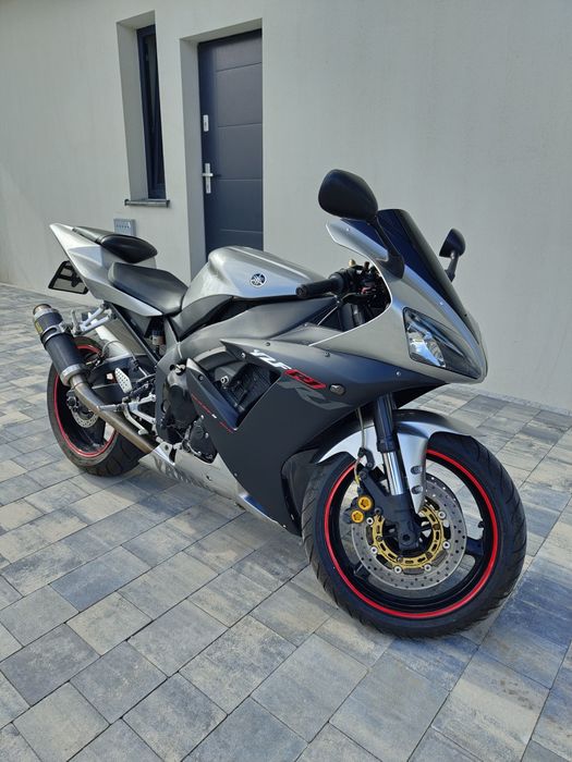 YAMAHA R1 RN09 2002R.
