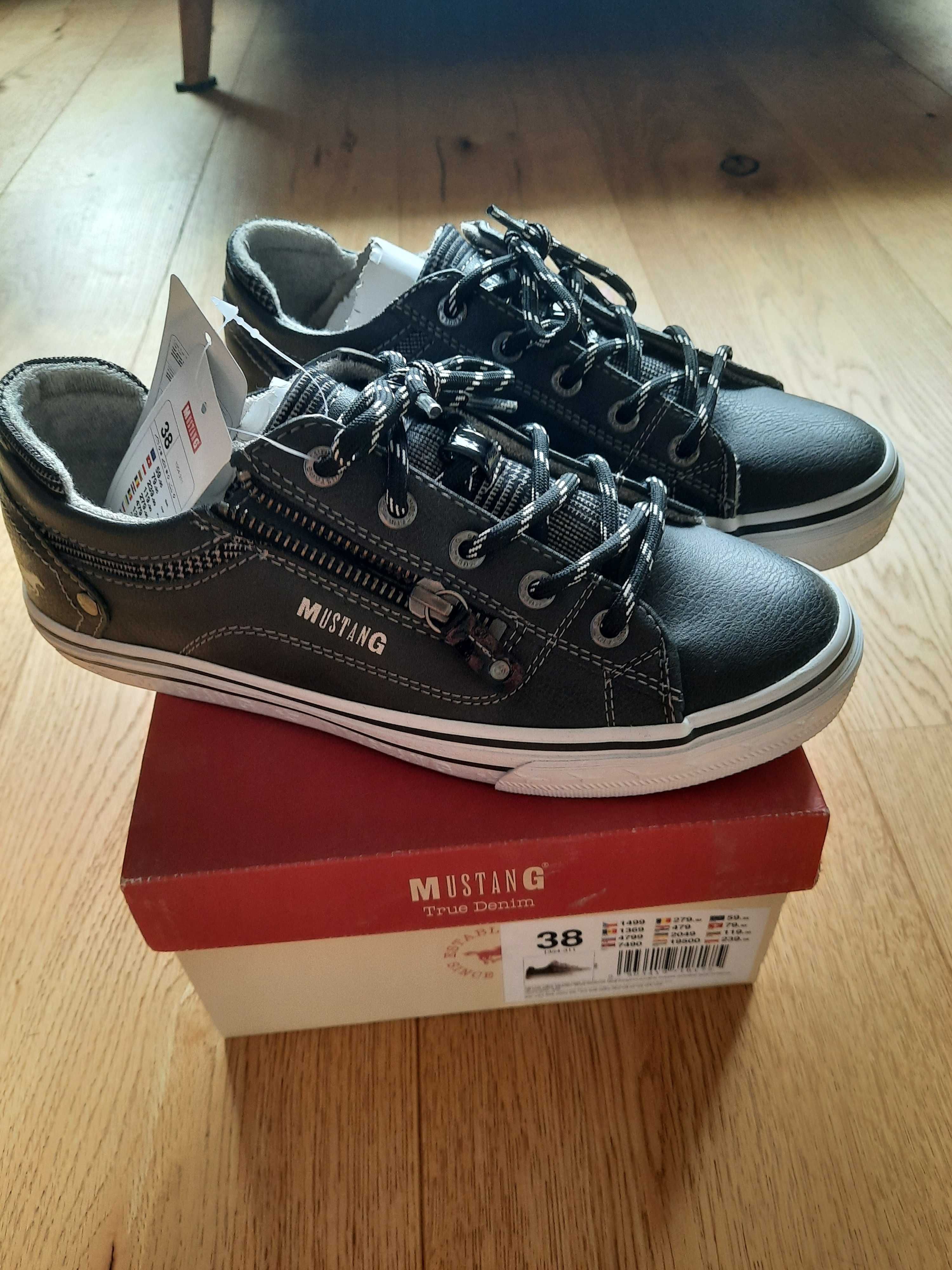 Buty sportowe chłopięce mustang 38 nowe