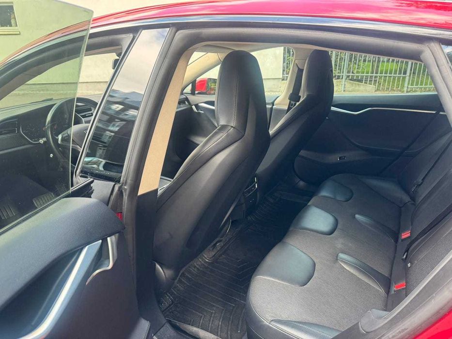 Tesla  S85 gratis ladowanie, autopilot
