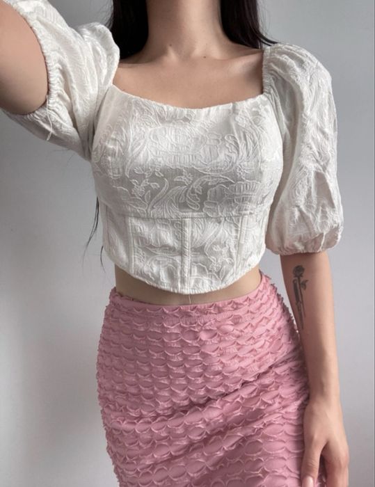 Missguided M/38 bluzka z tłoczonego materiału wiskoza 37%