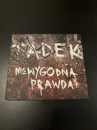 Tadek niewygodna prawda autograf