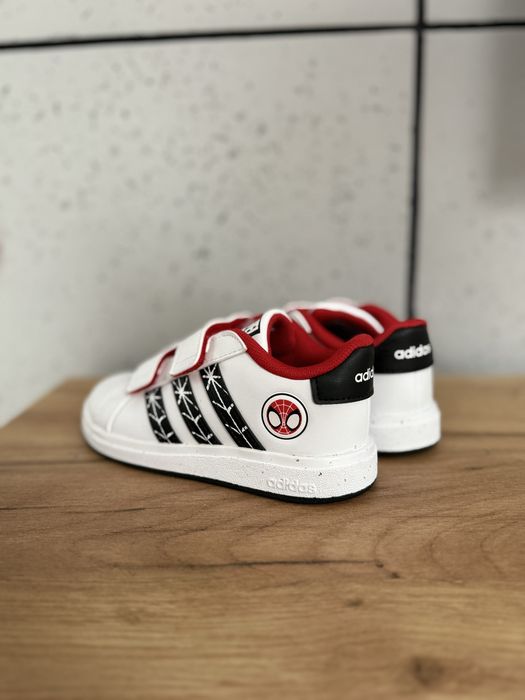 Nowe Butki adidas Marvel