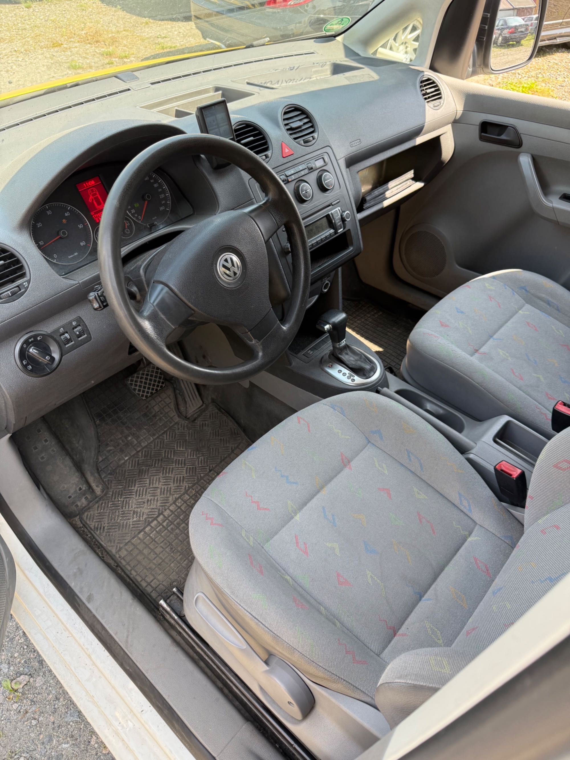 Volkswagen Caddy 1.9 TDI DSG automat 2009r zarejestrowany