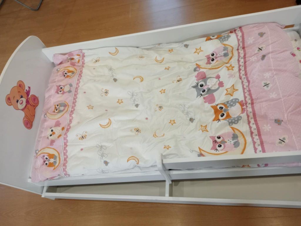 Sprzedam łóżeczko dziecięce 160x80 wraz z materacem.