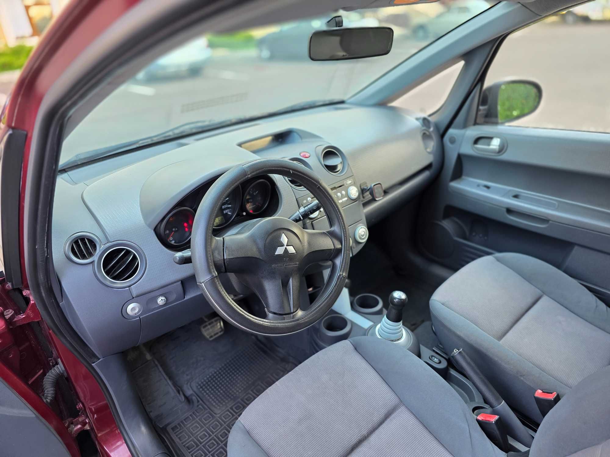 Mitsubishi Colt 1.3 робот, 2005