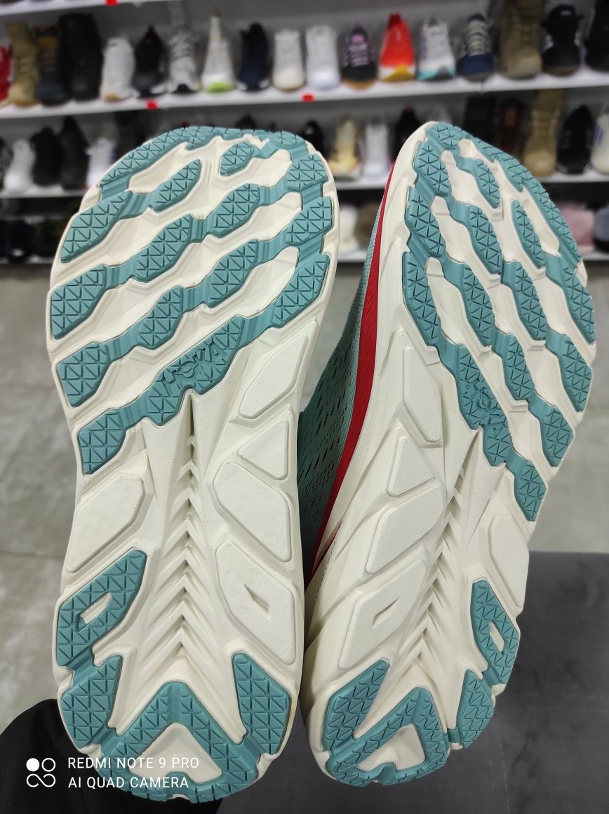 ОРИГІНАЛ 100% Кросівки Hoka One One W Clifton 8 1121375 41