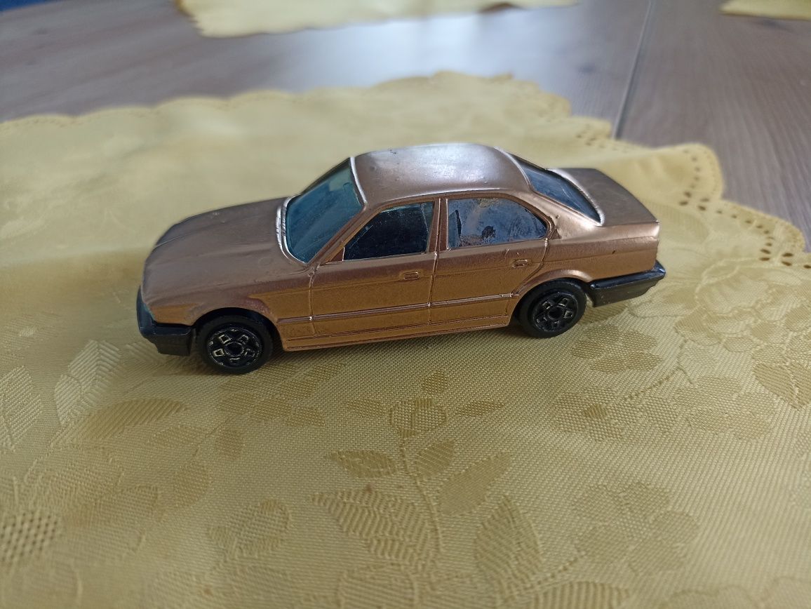 Model BMW 535 i od Bburago 1:43