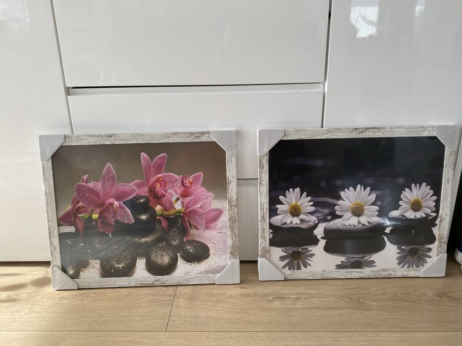 Nowe  dwa obrazy kwiaty 45x55 cm