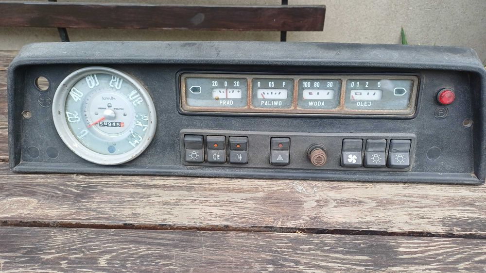 Deska rozdzielcza Żuk - wskaźniki - PRL