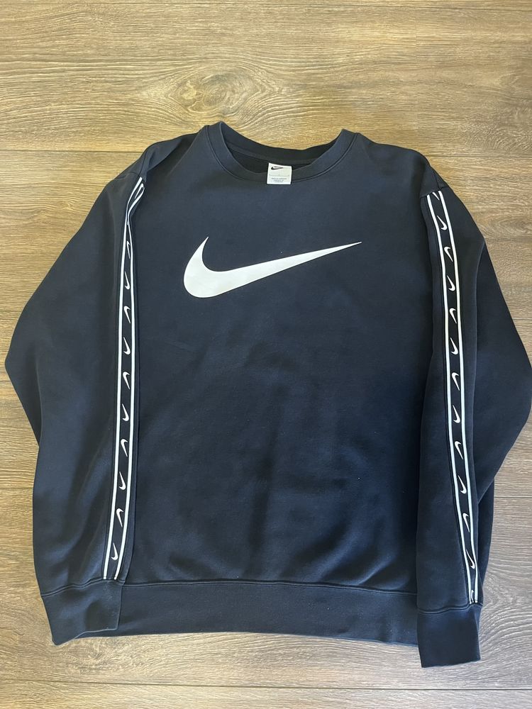 NIKE - Sweatshirt de desporto preto