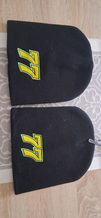 Czapka meska czarna z haftem 77 acryl 100%