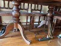 Mesa de sala e cadeiras