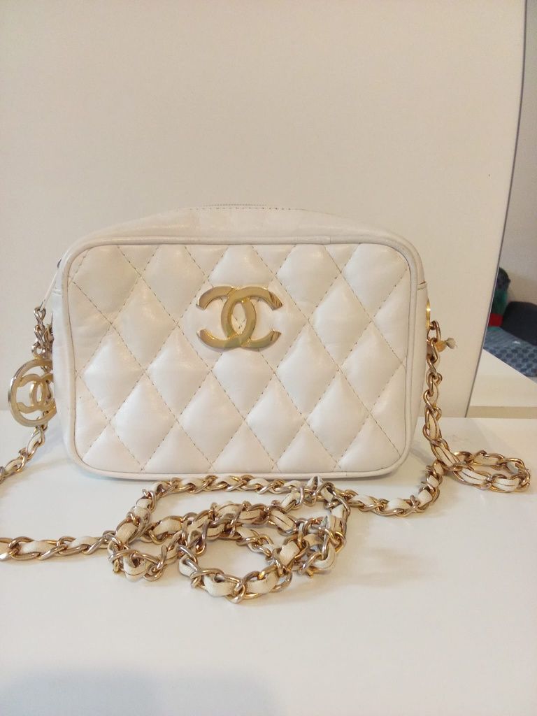 Piękne mini cross body torebka Chanel stanie bardzo dobrym