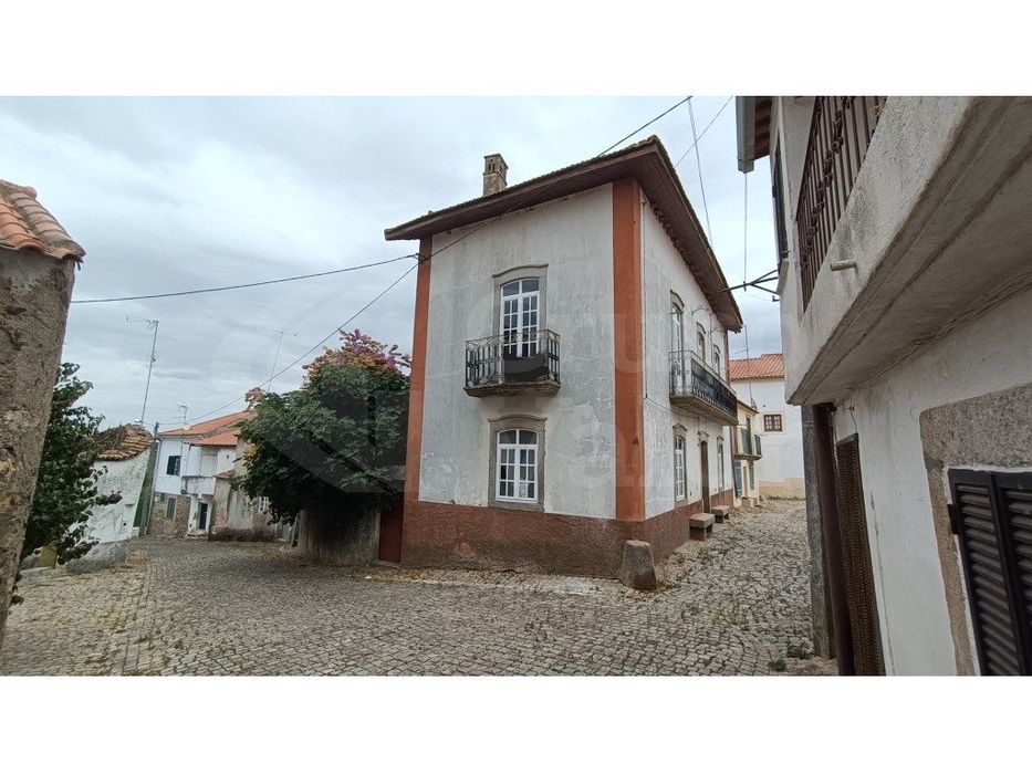 Moradia 3 pisos com pátio - Zebreira/Idanha-a-Nova