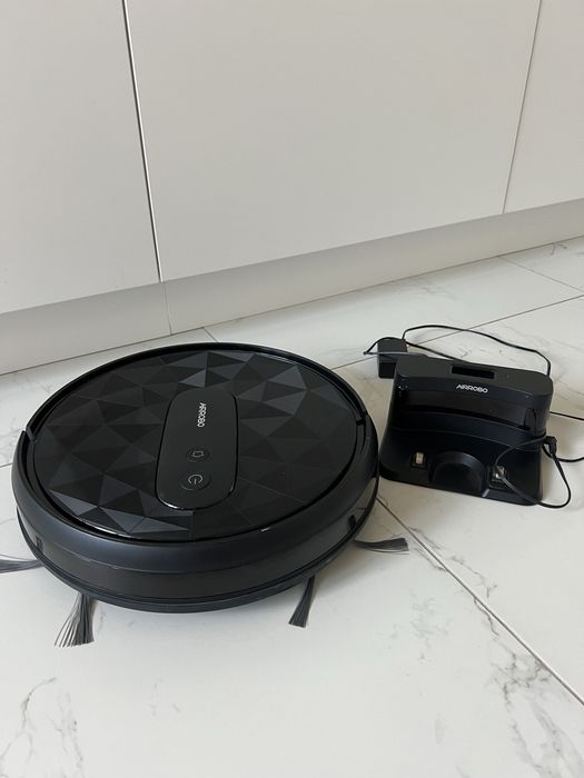 Робот пилосос Airrobo