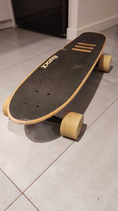 Deskorolka Elektryczna RazorX Cruiser – BRAK PILOTA I ŁADOWARKI
