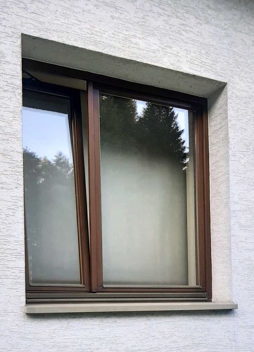 Okna dwuskrzydłowe uchylne 135cmx145, kolor orzech, szyba zespolona