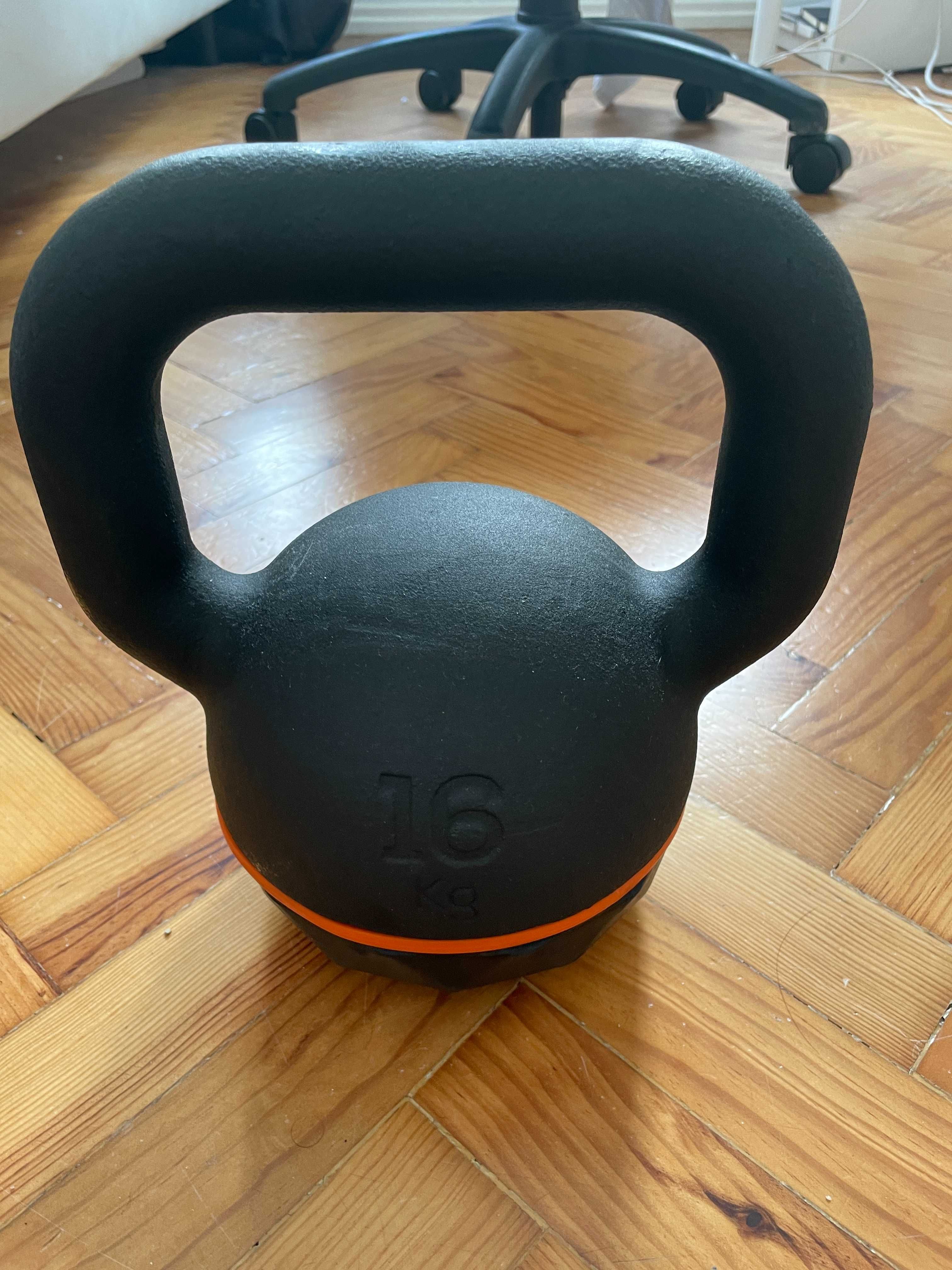 Kettlebell (16KG) e outros equipamentos desportivos