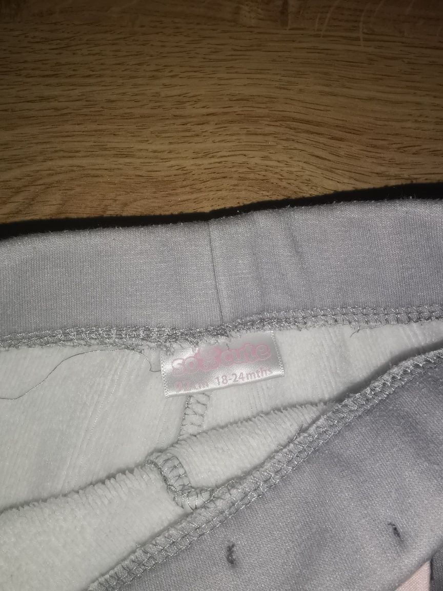 Dwie pary spodni ocieplanych i dresy rozmiar 92