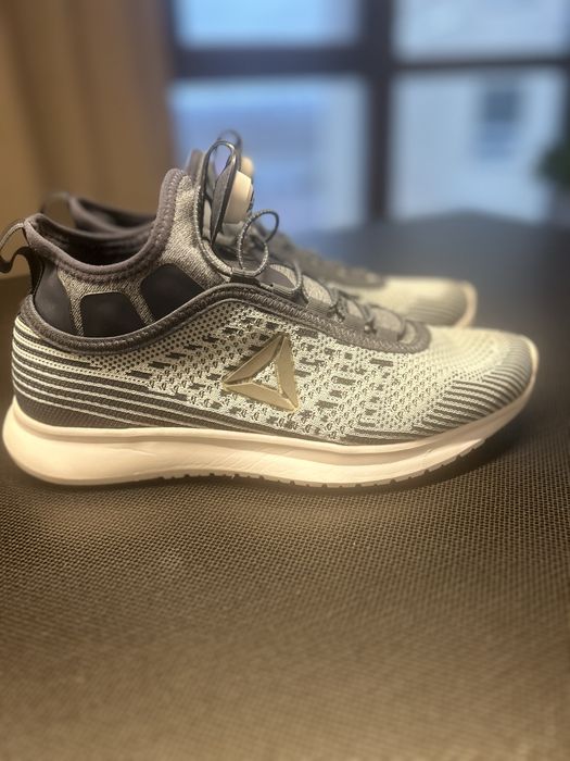 Кроссовки Reebok pumb plus tech