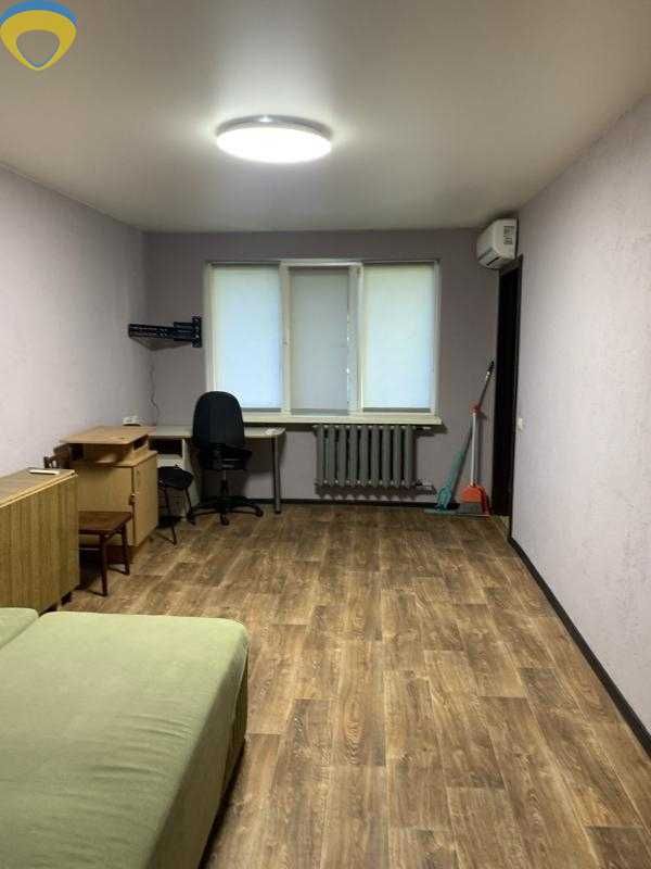 Продам 2 кімнатну квартиру з ремонтом на вул. Паустовського