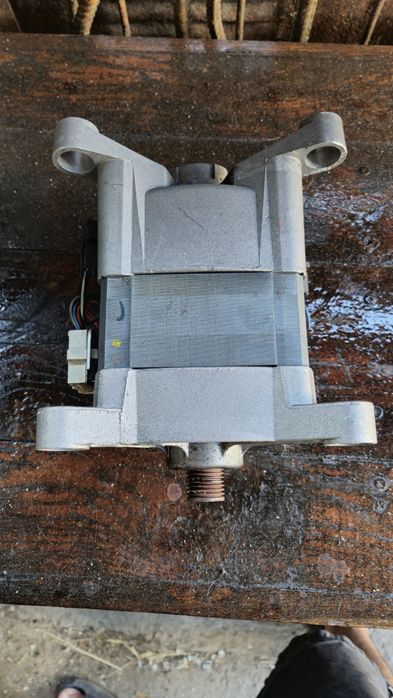 Двигун до пральної машини