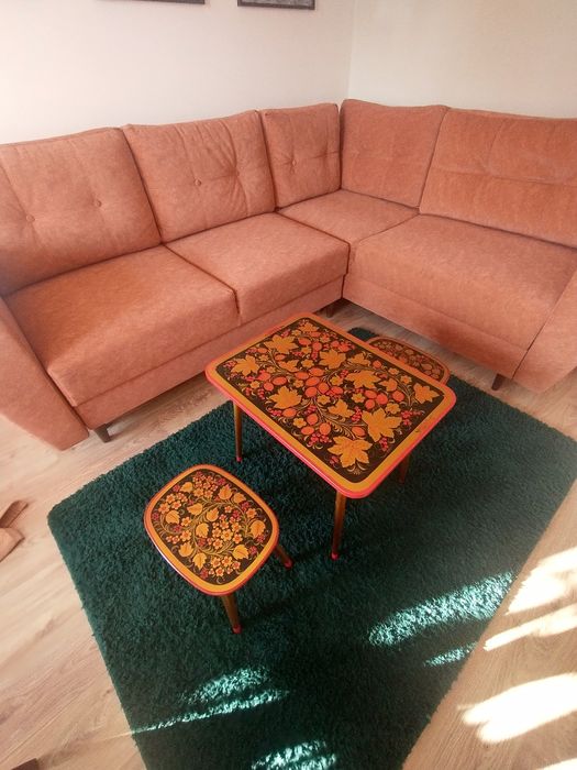 Stolik i dwa stołki - unikatowe - Khokhloma Chochłoma