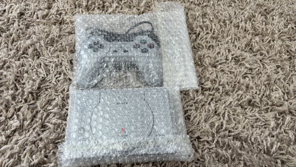 PlayStation®Classic + Pad