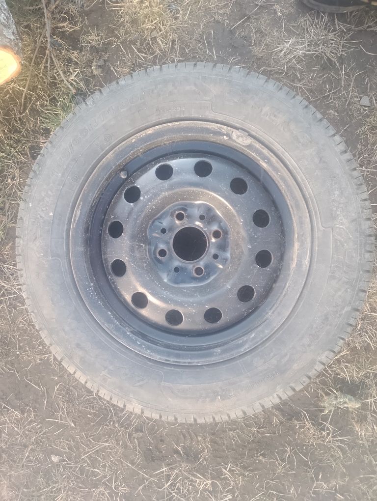 В наявності два колеса R14