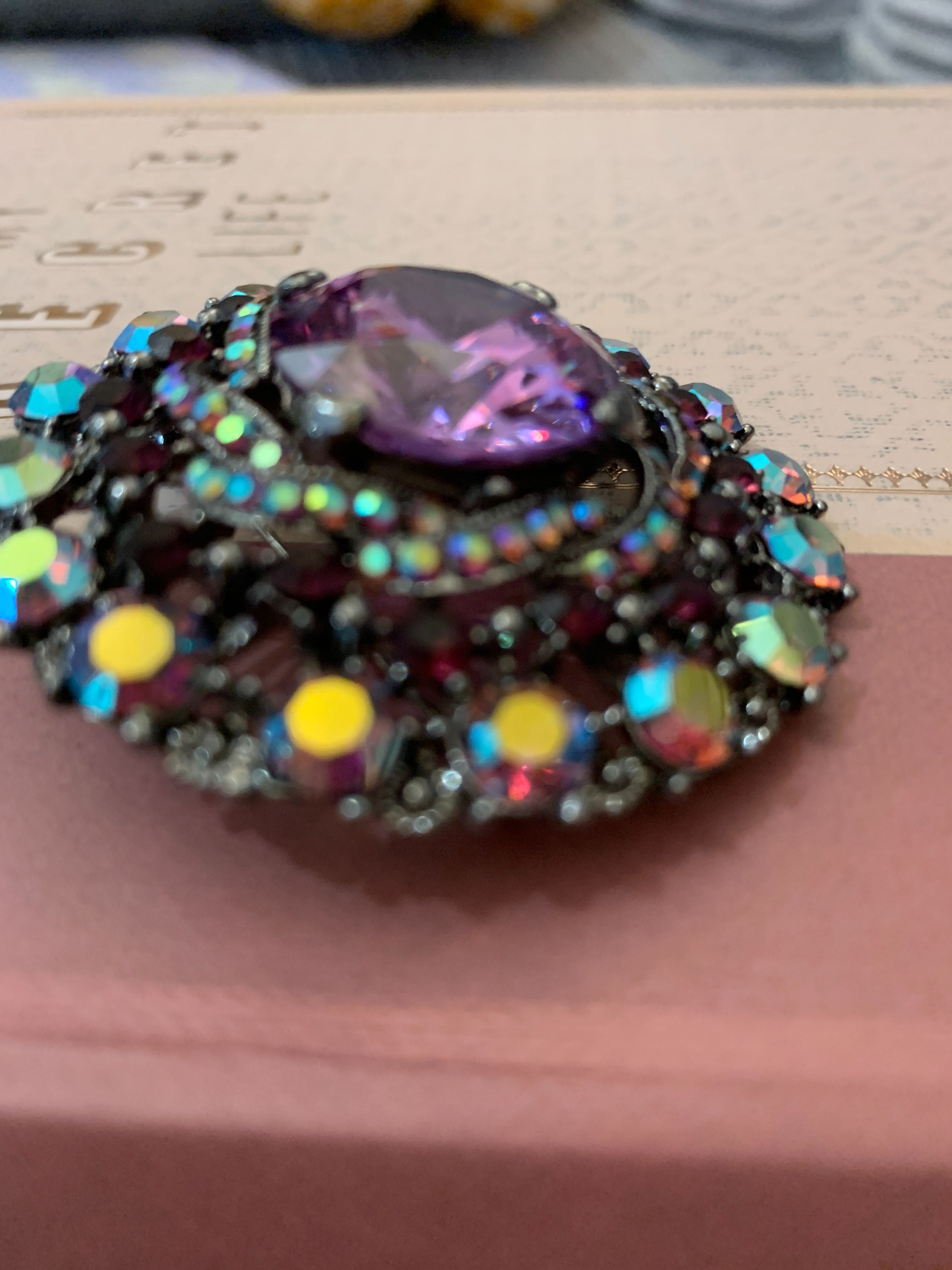 broszka/zawieszka, elementy Swarovski/stylowy prezent vintage