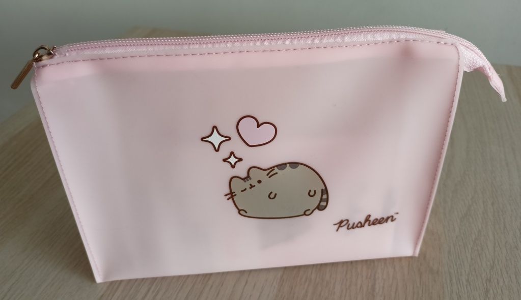 Zestaw Pusheen kosmetyczka + pianka 200ml + 2 szt. maseczki Nowe !